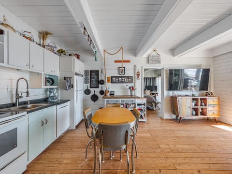 Vintage Vacation House in Surf City