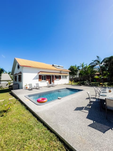 Garden, Swimming pool, sunbed