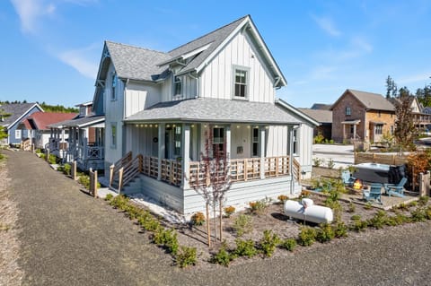 Property building, Neighbourhood, Garden
