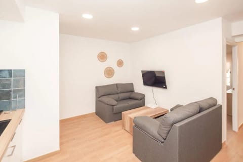 Communal lounge/ TV room, TV and multimedia, Living room, Seating area