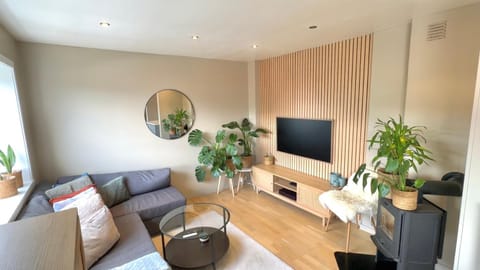 Communal lounge/ TV room, TV and multimedia, Living room, Evening entertainment