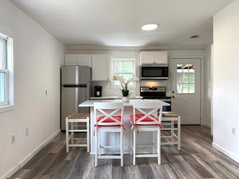 Kitchen or kitchenette, Dining area, oven, stove, toaster