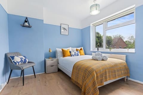 Beautiful 5 Bedroom House in Aylesbury free Parking PENN ROAD House in Aylesbury