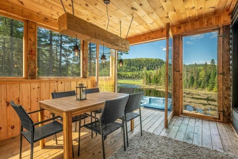 View (from property/room), Balcony/Terrace, Dining area