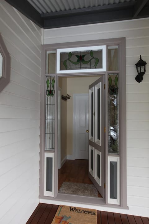 House on the Hill Bed and Breakfast Bed and Breakfast in Huonville