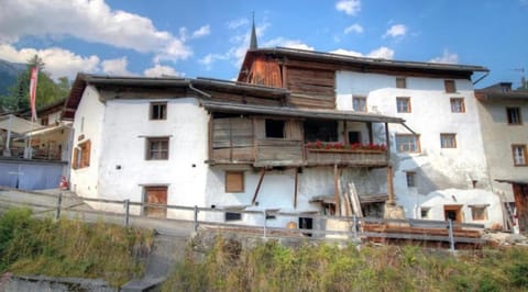 Chasa Jaro Bed and Breakfast in Canton of Grisons