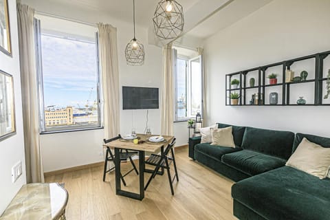 TV and multimedia, Living room, Dining area