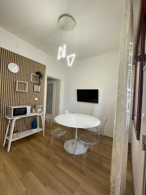 TV and multimedia, Dining area
