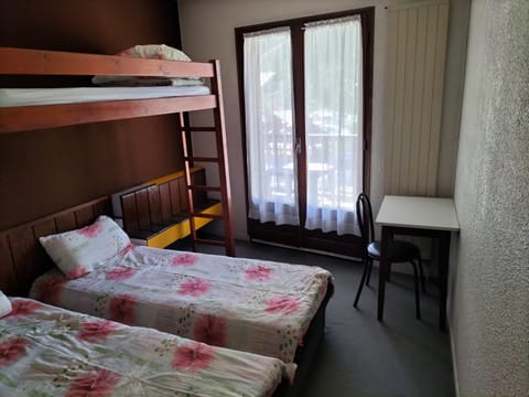 Bed, Photo of the whole room, Bedroom, bunk bed