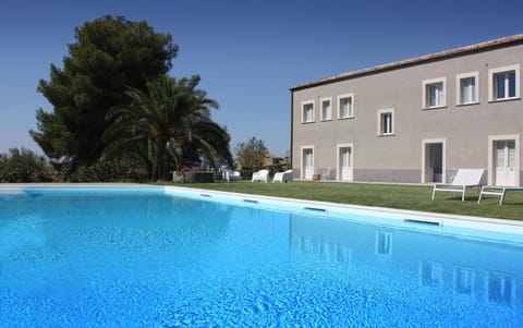 Property building, Day, Swimming pool, Swimming pool