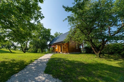 Property building, Facade/entrance, Garden
