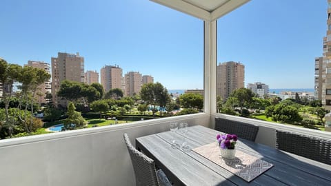Day, Natural landscape, View (from property/room), Balcony/Terrace, Dining area, Sea view