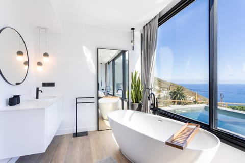 View (from property/room), Bedroom, Mountain view, Swimming pool, Bath