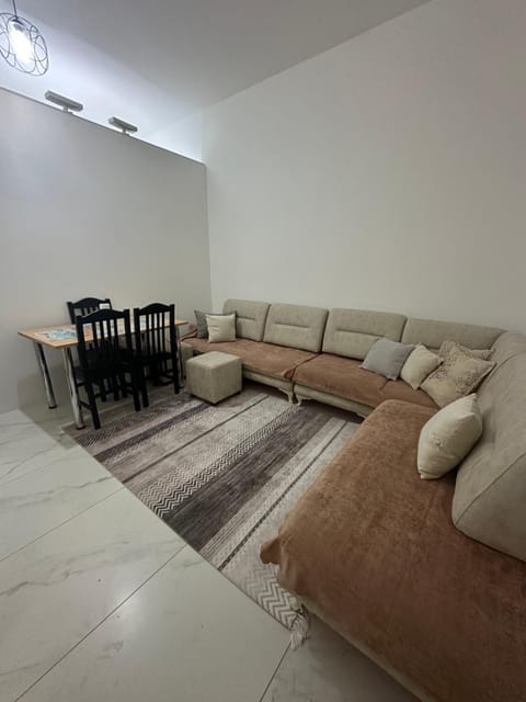 Kompleksi Tre Shqiponjat Apartment in Montenegro