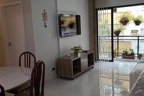 TV and multimedia, Living room, Seating area, Evening entertainment