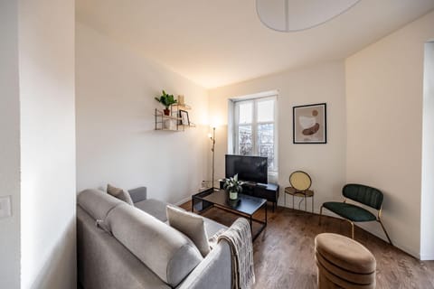 TV and multimedia, View (from property/room), Seating area