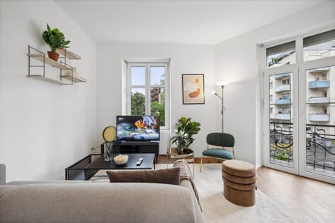 TV and multimedia, Living room, Seating area, Dining area, heating