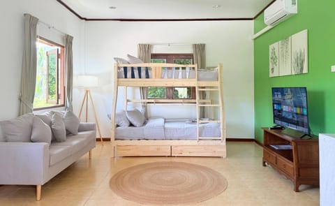 Living room, bunk bed