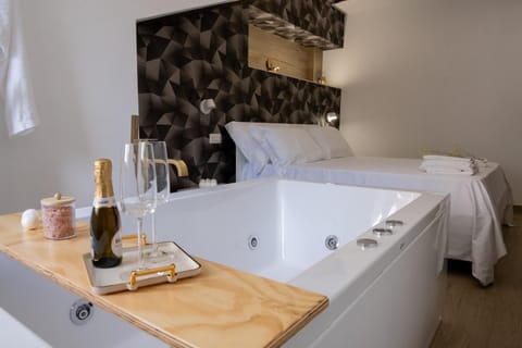 Photo of the whole room, Bedroom, Bath