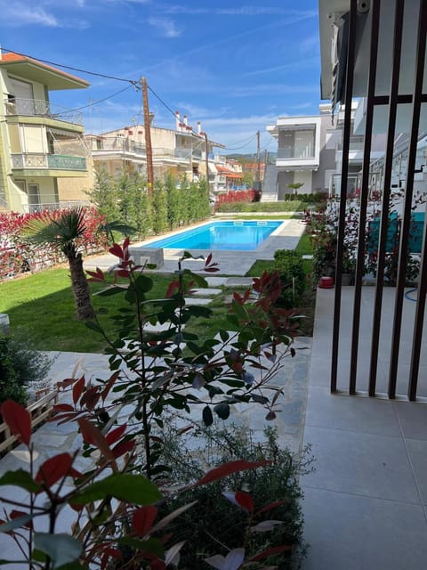 Property building, Day, Garden view, Pool view, Swimming pool, sunbed