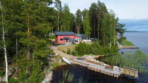 Property building, Neighbourhood, Lake view