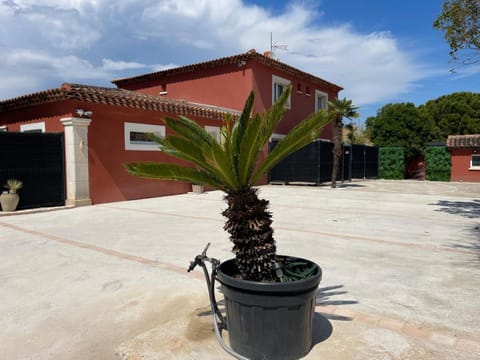 La Casa Bella Apartment hotel in Marignane