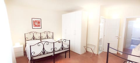 Bed, Bathroom, Photo of the whole room, Bedroom, furniture, wardrobe