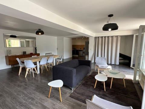 Villa Constance 2 - Spacieux Duplex avec piscine privative Apartment in Antibes