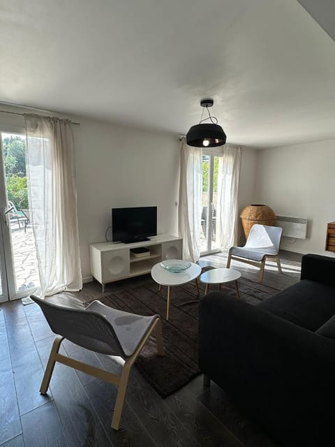 Villa Constance 2 - Spacieux Duplex avec piscine privative Apartment in Antibes