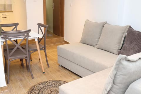 Titinas' House in İzmir Province