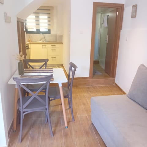 Titinas' House in İzmir Province