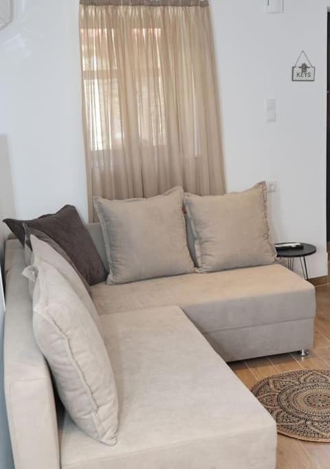 Titinas' House in İzmir Province