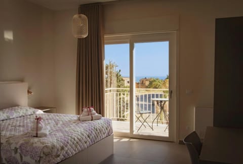 View (from property/room), Balcony/Terrace, Sea view