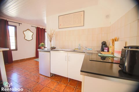 Coffee/tea facilities, Kitchen or kitchenette, Decorative detail