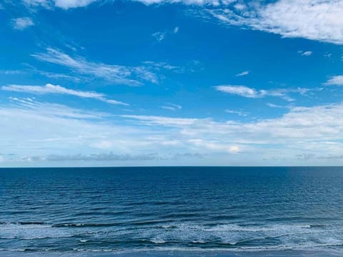 Paradise at the Beach, Complete View of Horizon Apartment in Crescent Beach