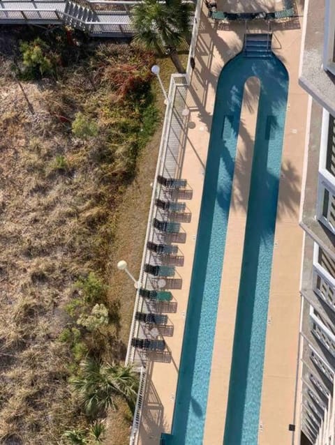 Paradise at the Beach, Complete View of Horizon Apartment in Crescent Beach