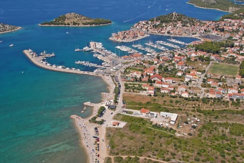 Restaurant/places to eat, Day, Neighbourhood, Natural landscape, Summer, Fishing, Beach, Diving, City view