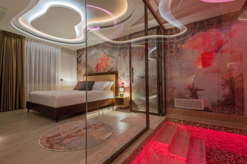 Bed, Photo of the whole room, Bedroom, Swimming pool