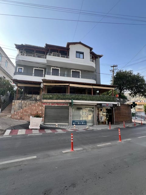 Bariu & Sons Apartment in Sarandë