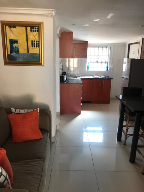 MELJAA GROUP Guesthouse Bed and Breakfast in Cape Town