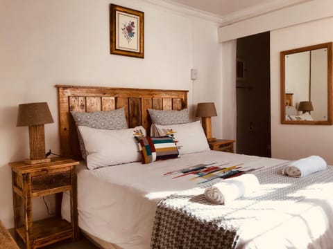 MELJAA GROUP Guesthouse Bed and Breakfast in Cape Town