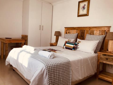 MELJAA GROUP Guesthouse Bed and Breakfast in Cape Town