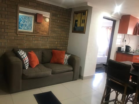 MELJAA GROUP Guesthouse Bed and Breakfast in Cape Town