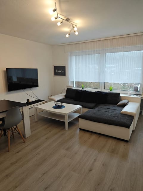 Communal lounge/ TV room, TV and multimedia, Living room, Photo of the whole room, Seating area, Evening entertainment