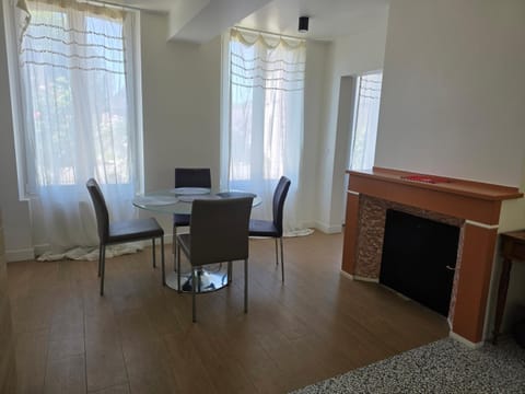 Appartement entier de 67 mettres carrés Apartment in Bourgogne-Franche-Comté