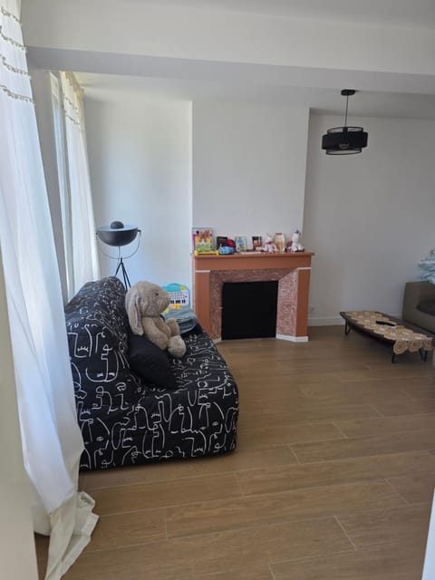 Appartement entier de 67 mettres carrés Apartment in Bourgogne-Franche-Comté