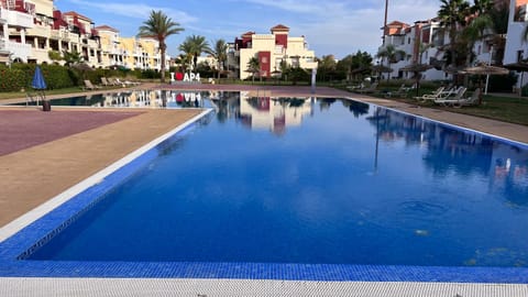 Swimming pool, Swimming pool