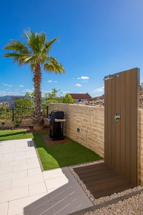 Garden, Area and facilities