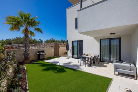 Patio, Garden, Garden, View (from property/room), Balcony/Terrace, Seating area, Garden view