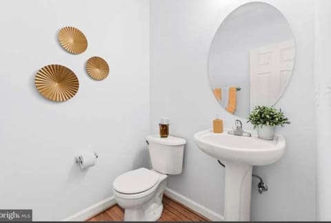 Nice House House in Belle Haven